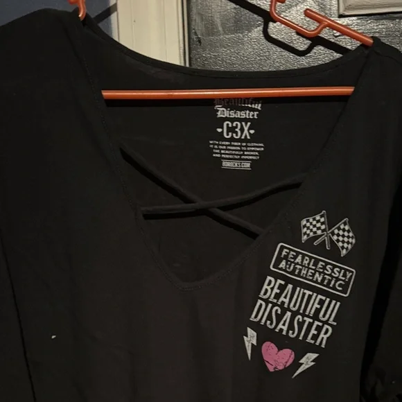 Beautiful Disaster Women's Black Short Sleeve Tee - Picture 1 of 2